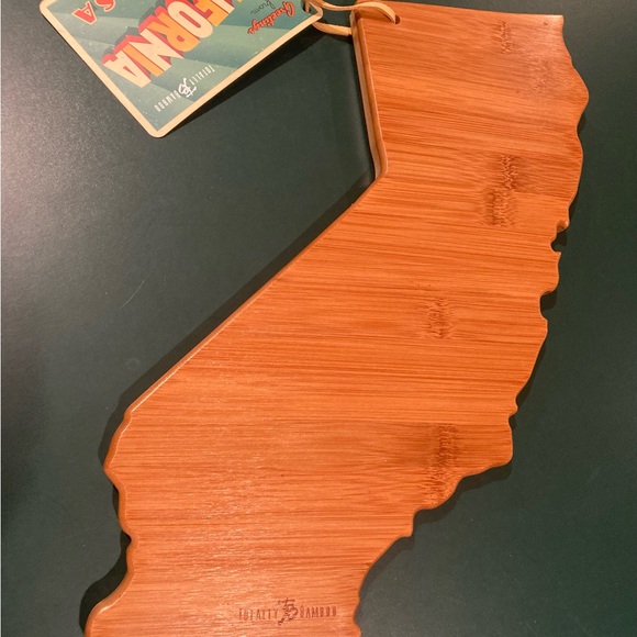 California Shaped Wooden Cutting Board: NWT - Picture 3 of 5